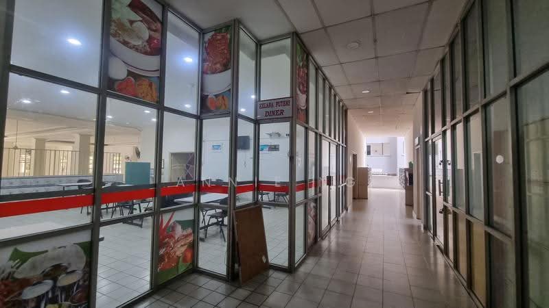 Kondominium untuk Disewa di Kelana Puteri - Annie Ng - Corridor - PropertyGuru.com.my