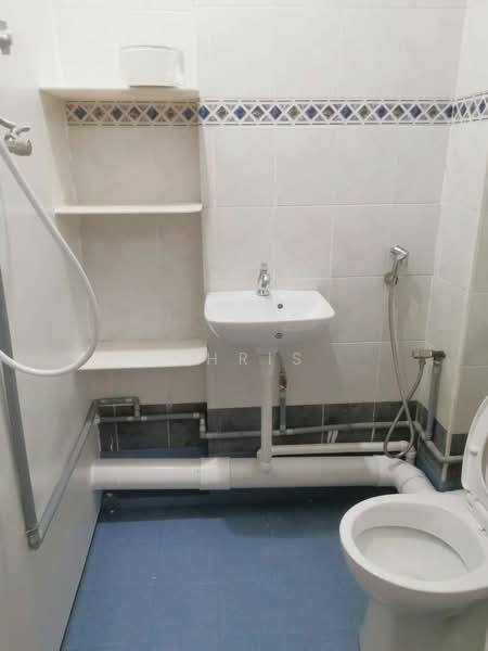 Apartment for Sale at Taman Kampar - Chris Teoh - Bathroom - PropertyGuru.com.my