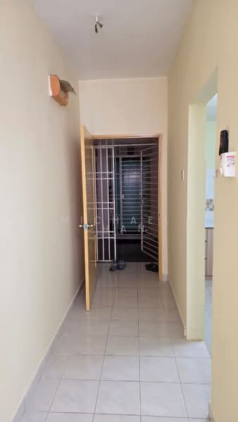 Pangsapuri untuk Disewa di Puteri Bayu Apartment - Michael Chan - Entrance - PropertyGuru.com.my