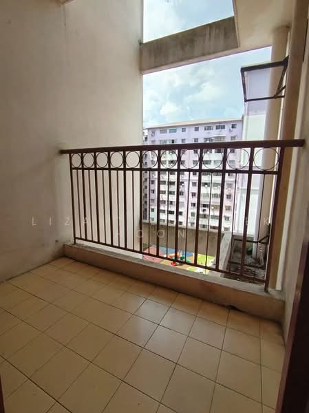 Pangsapuri untuk Dijual di Bayu Puteri - Liza Tieo Quek Hoon - Balcony - PropertyGuru.com.my