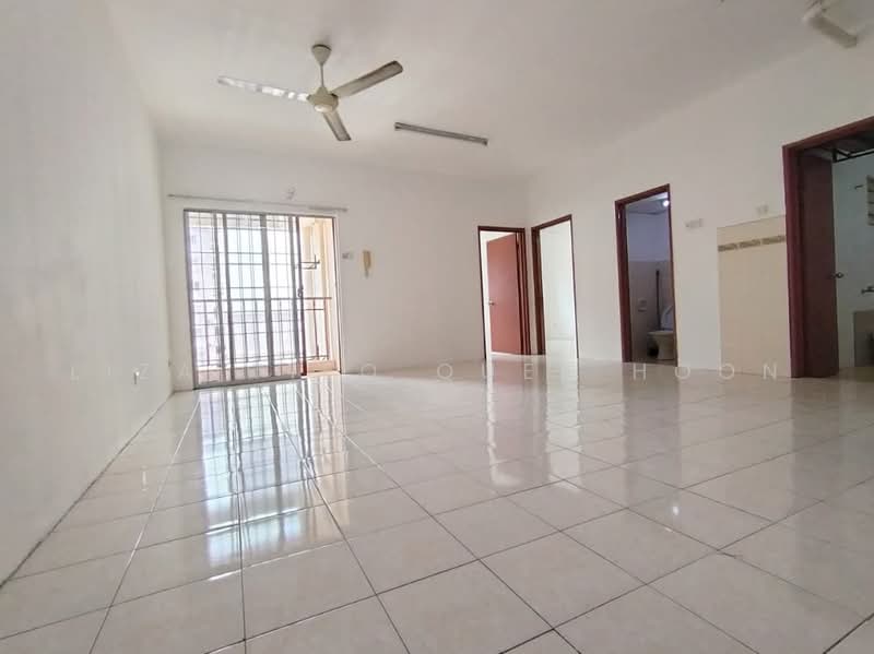Pangsapuri untuk Dijual di Bayu Puteri - Liza Tieo Quek Hoon - Living Room - PropertyGuru.com.my