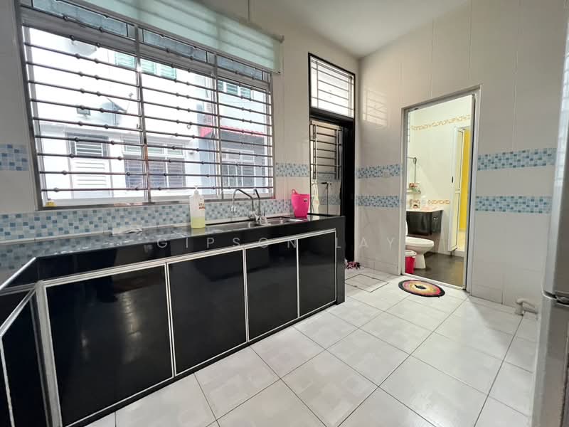 Rumah Teres 2-Tingkat untuk Dijual di Taman Sutera Indah (Kluang) - Gipson Lay - PropertyGuru.com.my