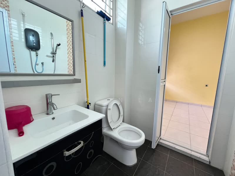 Rumah Teres 2-Tingkat untuk Dijual di Taman Sutera Indah (Kluang) - Gipson Lay - PropertyGuru.com.my