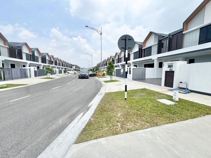 Rumah Teres 2-Tingkat untuk Dijual di Anisa (Dengkil) - Muizz Razak - PropertyGuru.com.my