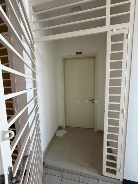 Service Residence for Sale at South View - Ivan Tan - Entrance - PropertyGuru.com.my