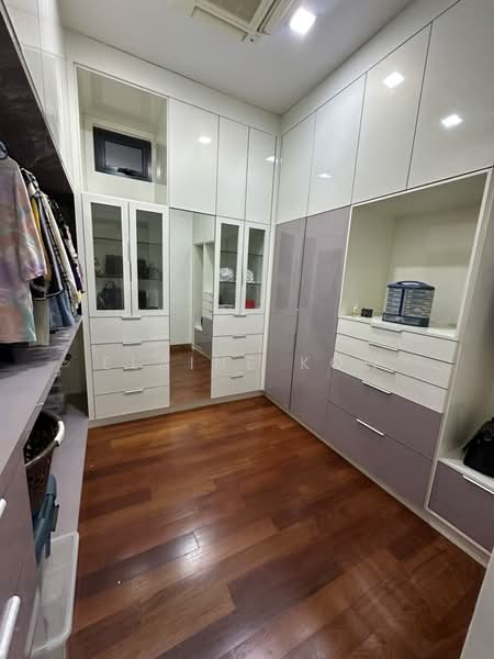 Rumah Banglo untuk Dijual di Seksyen 13 (Shah Alam) - Elaine Kow - PropertyGuru.com.my