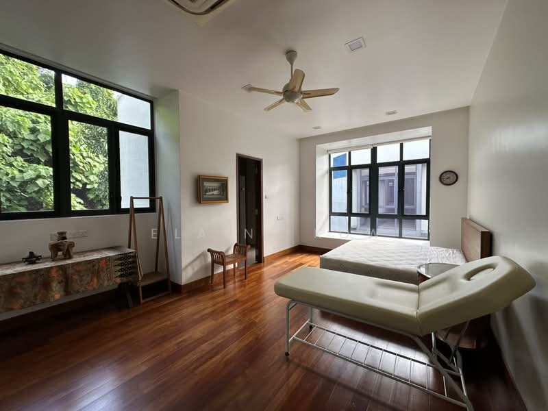 Rumah Banglo untuk Dijual di Seksyen 13 (Shah Alam) - Elaine Kow - PropertyGuru.com.my