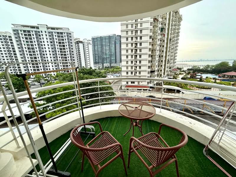 Kondominium untuk Disewa di Gold Coast Resort Condominium - Gan Chun Kai - Balcony - PropertyGuru.com.my