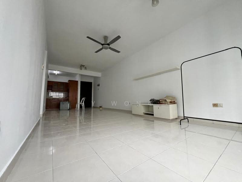 Kediaman Servis untuk Dijual di Koi Kinrara - Joey Wong - Living Room - PropertyGuru.com.my