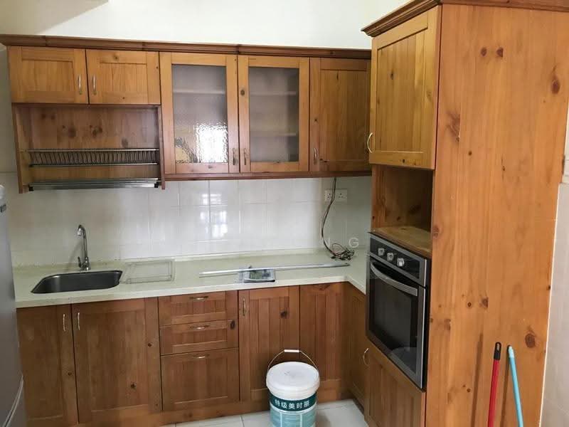 Kediaman Servis untuk Dijual di Koi Kinrara - Joey Wong - Kitchen - PropertyGuru.com.my