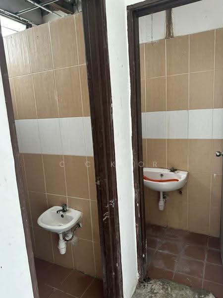 Kedai / Pejabat untuk Dijual di Kampung Cherang Cina (Bukit Payung) - C C Khor - PropertyGuru.com.my