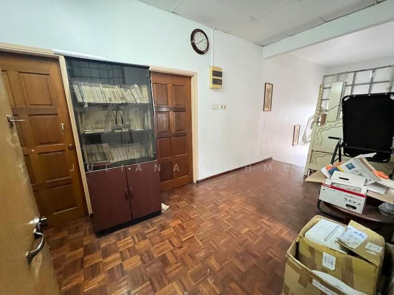 Rumah Banglo untuk Dijual di Seksyen 2 (Shah Alam) - Juliana Mahmud - PropertyGuru.com.my