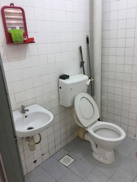 Apartment for Sale at Puchong Intan - Siew Siang Leow - Bathroom - PropertyGuru.com.my