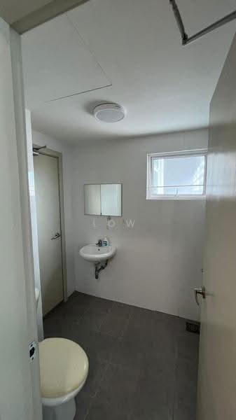 Kondominium untuk Disewa di BayStar Condominium - Low Han Boon - Bathroom - PropertyGuru.com.my