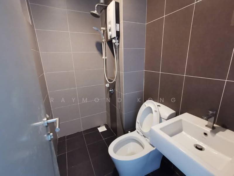 Kediaman Servis untuk Disewa di Skysuites @ Meldrum Hills - Raymond Kong - Bathroom - PropertyGuru.com.my
