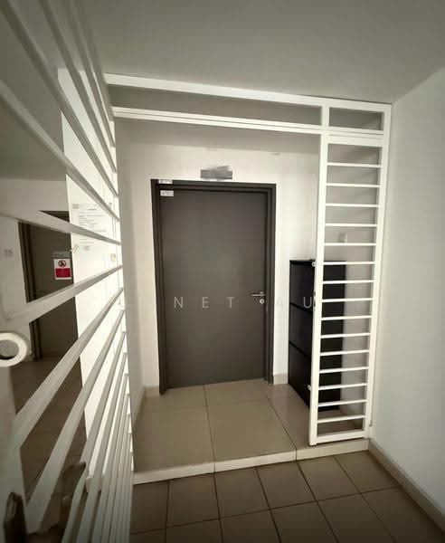 Kediaman Servis untuk Disewa di Greenz (Residensi Flora) @ One South - Janet Au - Entrance - PropertyGuru.com.my