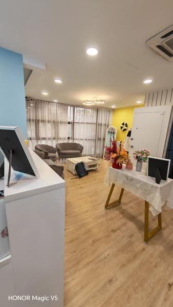 Bungalow House untuk Dijual di Kampung Cempaka (Petaling Jaya) - Yew Long Woi - Living Room - PropertyGuru.com.my