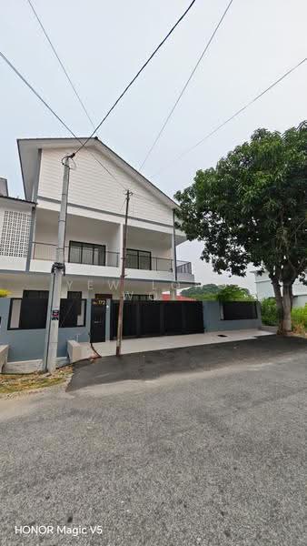 Rumah Berkembar untuk Dijual di Taman Sri Cempaka (Muar) - Yew Long Woi - Exterior - PropertyGuru.com.my
