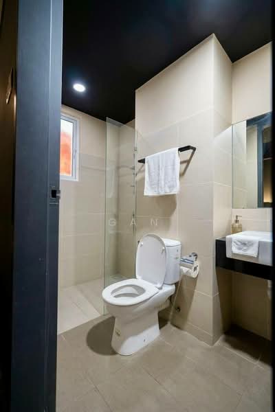 Kondominium untuk Disewa di Tropicana Bay Residences - Gan Chun Kai - Bathroom - PropertyGuru.com.my