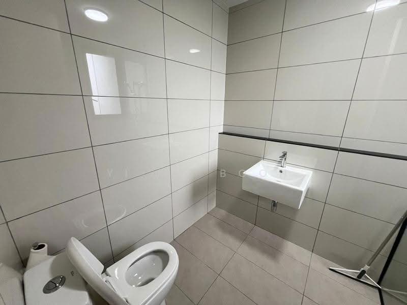 Kediaman Servis untuk Disewa di Duta Park Residences - Yi Jie Boon - Bathroom - PropertyGuru.com.my