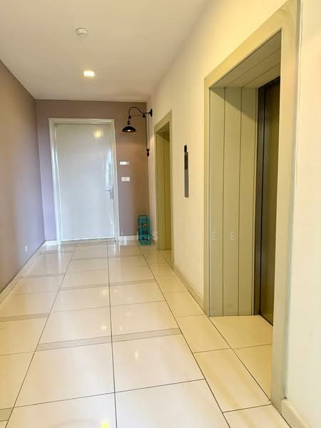 Condominium for Rent at KM1 East - Louis Wee - Corridor - PropertyGuru.com.my