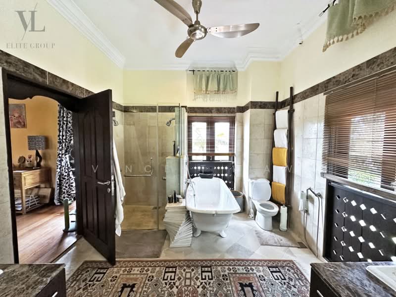 Rumah Banglo untuk Dijual di Seksyen 6 (Kota Damansara) - Vincent Liaw - Bathroom - PropertyGuru.com.my