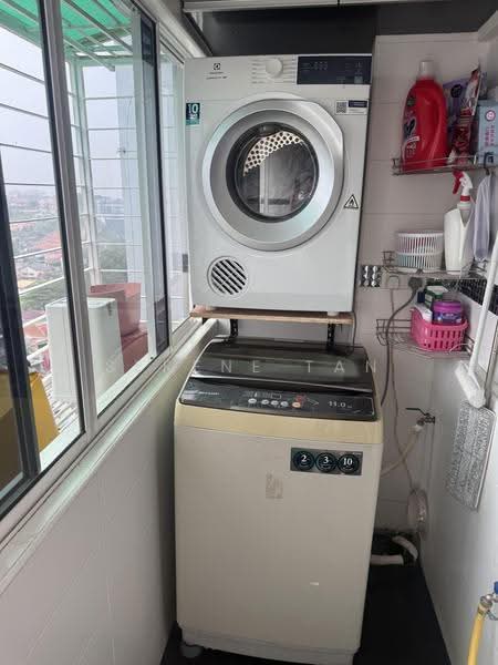 Kondominium untuk Disewa di Cloud View Tower - Serene Tan - Balcony - PropertyGuru.com.my