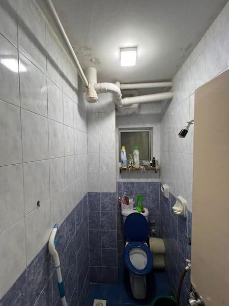 Pangsapuri untuk Dijual di Flora Damansara Apartment - Alex Yap - Bathroom - PropertyGuru.com.my