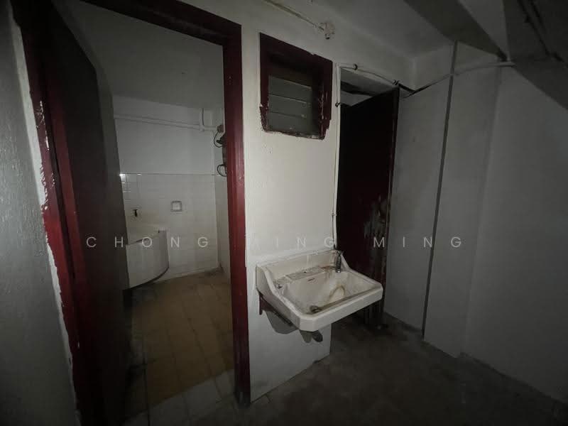 Shop for Sale in Taman Bukit Lemon (Seremban) - Chong Ming Ming - Bathroom - PropertyGuru.com.my