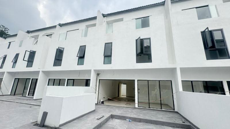 3.5-storey Terraced House for Sale in Empire Residence (Petaling Jaya) - Amelie Tan - PropertyGuru.com.my