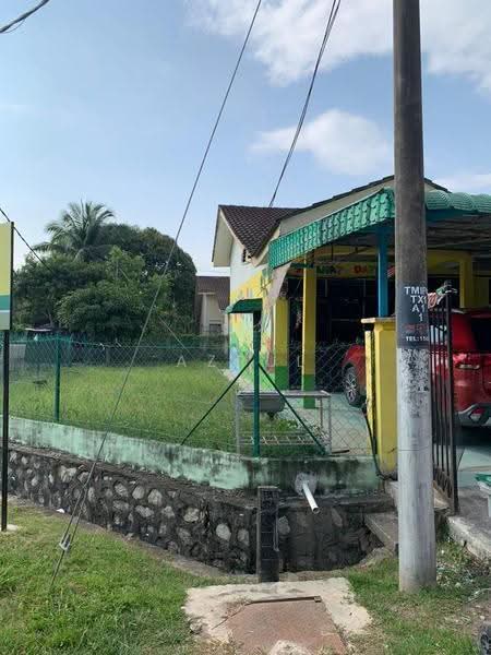 Rumah Teres 1-Tingkat untuk Dijual di Port Dickson (Negeri Sembilan) - Azrul Othman - Exterior - PropertyGuru.com.my