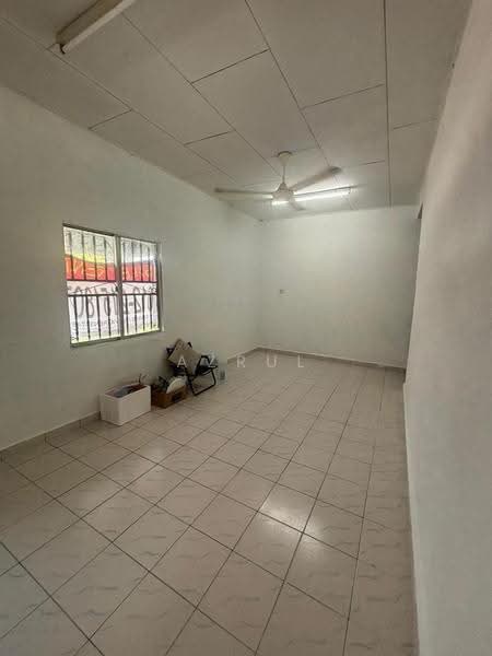 Rumah Teres 1-Tingkat untuk Dijual di Port Dickson (Negeri Sembilan) - Azrul Othman - Living Room - PropertyGuru.com.my