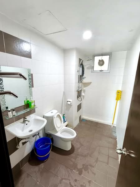 Condominium for Rent at The Golden Triangle Condominium - Gan Chun Kai - Bathroom - PropertyGuru.com.my