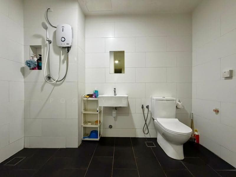 Kediaman Servis untuk Disewa di SqWhere Service Apartments - Pooi Yee Than - Bathroom - PropertyGuru.com.my