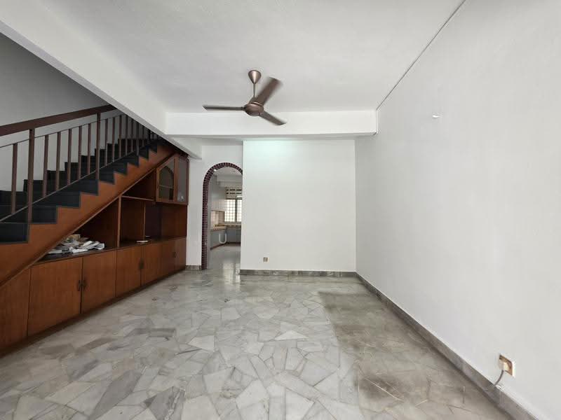 2-storey Terraced House for Sale in Taman Bukit Intan (Sri Petaling) - Jun Kee - Living Room - PropertyGuru.com.my