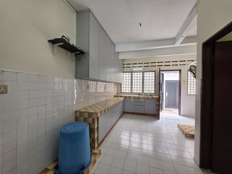 2-storey Terraced House for Sale in Taman Bukit Intan (Sri Petaling) - Jun Kee - Kitchen - PropertyGuru.com.my