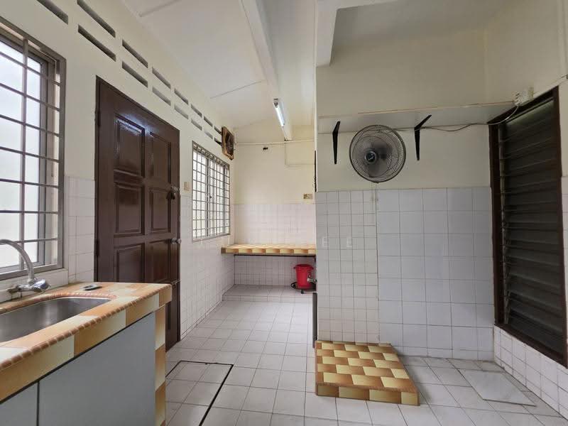 2-storey Terraced House for Sale in Taman Bukit Intan (Sri Petaling) - Jun Kee - Kitchen - PropertyGuru.com.my