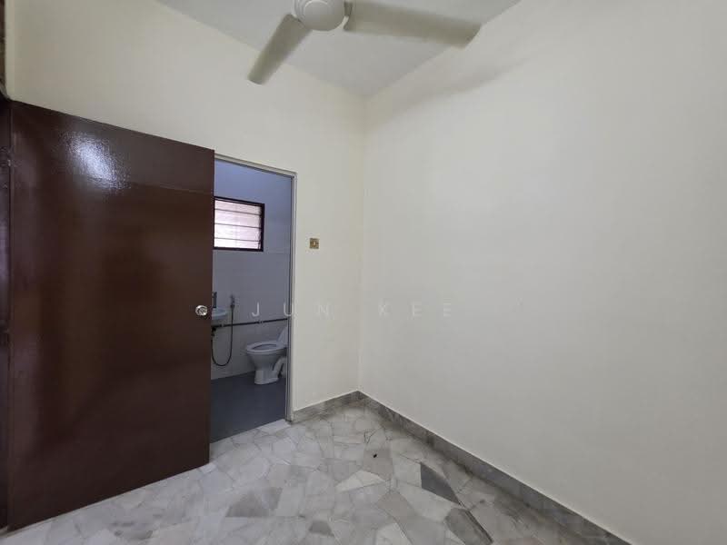 2-storey Terraced House for Sale in Taman Bukit Intan (Sri Petaling) - Jun Kee - Bedroom - PropertyGuru.com.my