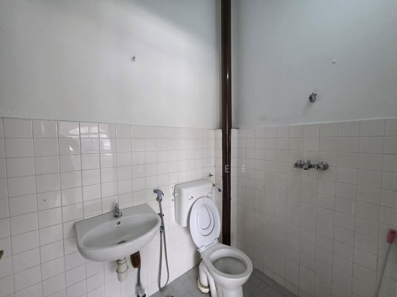 2-storey Terraced House for Sale in Taman Bukit Intan (Sri Petaling) - Jun Kee - Bathroom - PropertyGuru.com.my