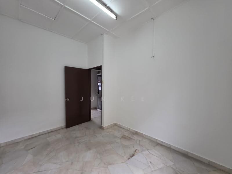 2-storey Terraced House for Sale in Taman Bukit Intan (Sri Petaling) - Jun Kee - Bedroom - PropertyGuru.com.my