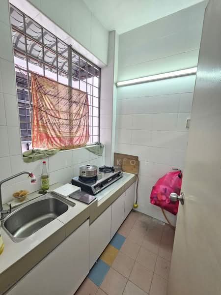Pangsapuri untuk Dijual di Pangsapuri Putra Indah - Leo Koh - Kitchen - PropertyGuru.com.my