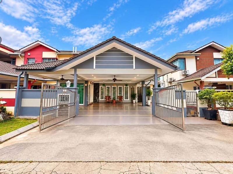Rumah Berkembar untuk Dijual di Taman Jelok Impian (Kajang) - Calvin Kok - Exterior - PropertyGuru.com.my