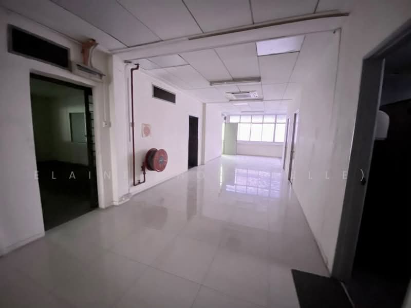 Gudang untuk Disewa di Petaling Jaya (Selangor) - Elaine Chong (Elle) - Corridor - PropertyGuru.com.my