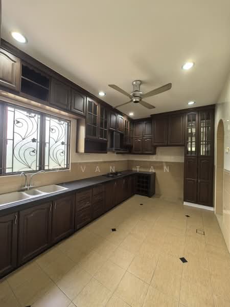 Semi-Detached House for Sale in Bandar Bukit Tinggi 2 (Klang) - Vivan Tan - Kitchen - PropertyGuru.com.my
