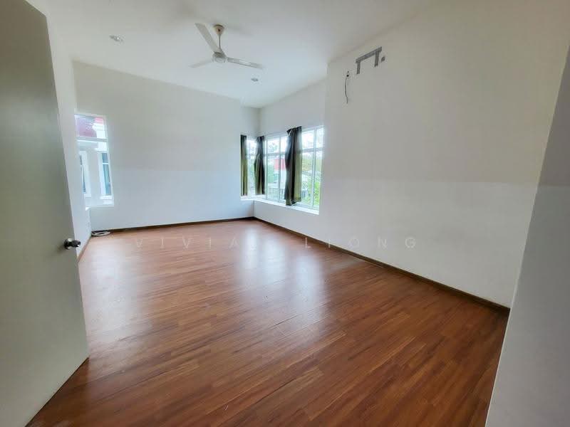 Rumah Berkembar untuk Dijual di Taman Pelangi Semenyih 2 (Semenyih) - Vivian Liong - Master Bedroom - 1st floor - PropertyGuru.com.my