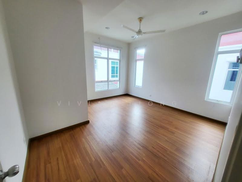 Rumah Berkembar untuk Dijual di Taman Pelangi Semenyih 2 (Semenyih) - Vivian Liong - Bedroom 3 - 1st floor - PropertyGuru.com.my