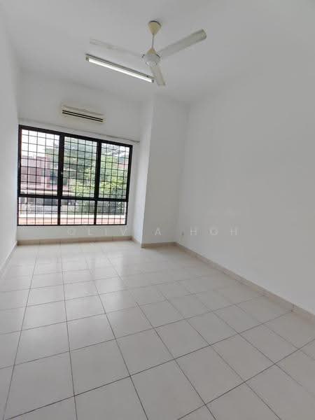 2-storey Terraced House for Sale in Setia Indah (Setia Alam) - Olivia Hoh - Master bedroom - PropertyGuru.com.my