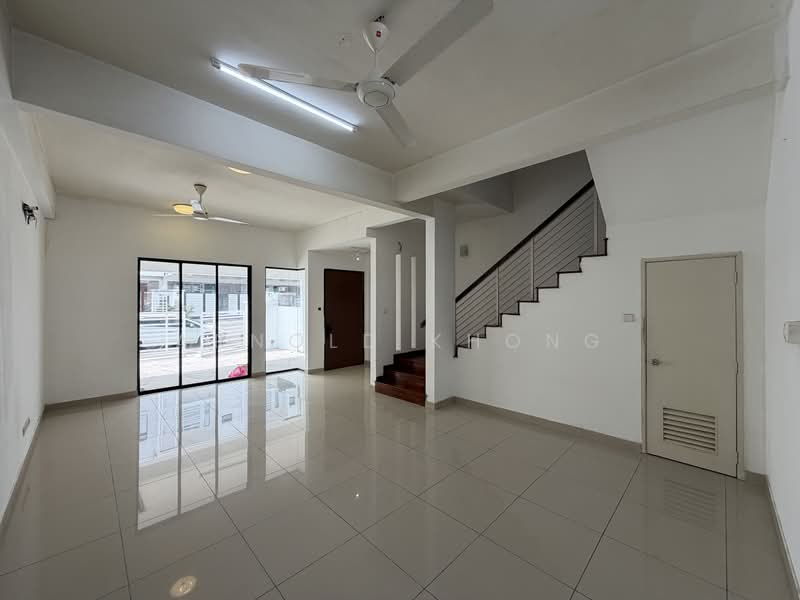 Rumah Teres 3 Tingkat untuk Dijual di Abadi Heights (Puchong) - Arnold Khong - Living Room - PropertyGuru.com.my