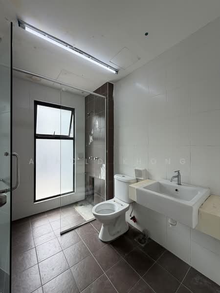 Rumah Teres 3 Tingkat untuk Dijual di Abadi Heights (Puchong) - Arnold Khong - Bathroom - PropertyGuru.com.my