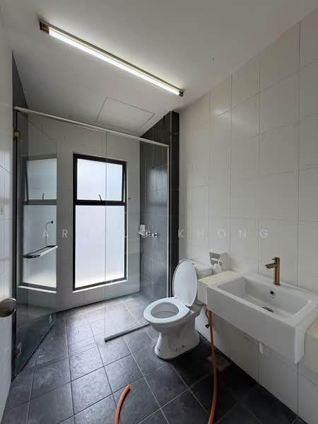Rumah Teres 3 Tingkat untuk Dijual di Abadi Heights (Puchong) - Arnold Khong - Bathroom - PropertyGuru.com.my